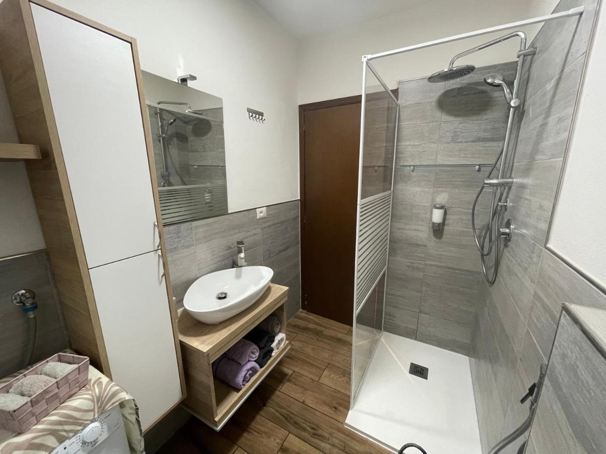 Lake Apartment Ischia Green Тенна Экстерьер фото