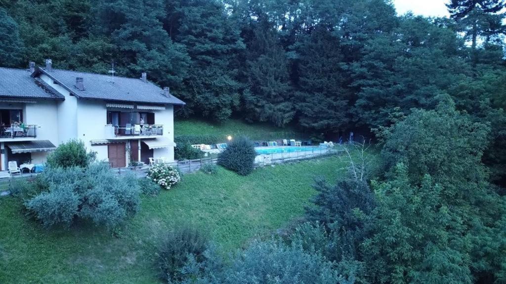 Lake Apartment Ischia Green Тенна Экстерьер фото